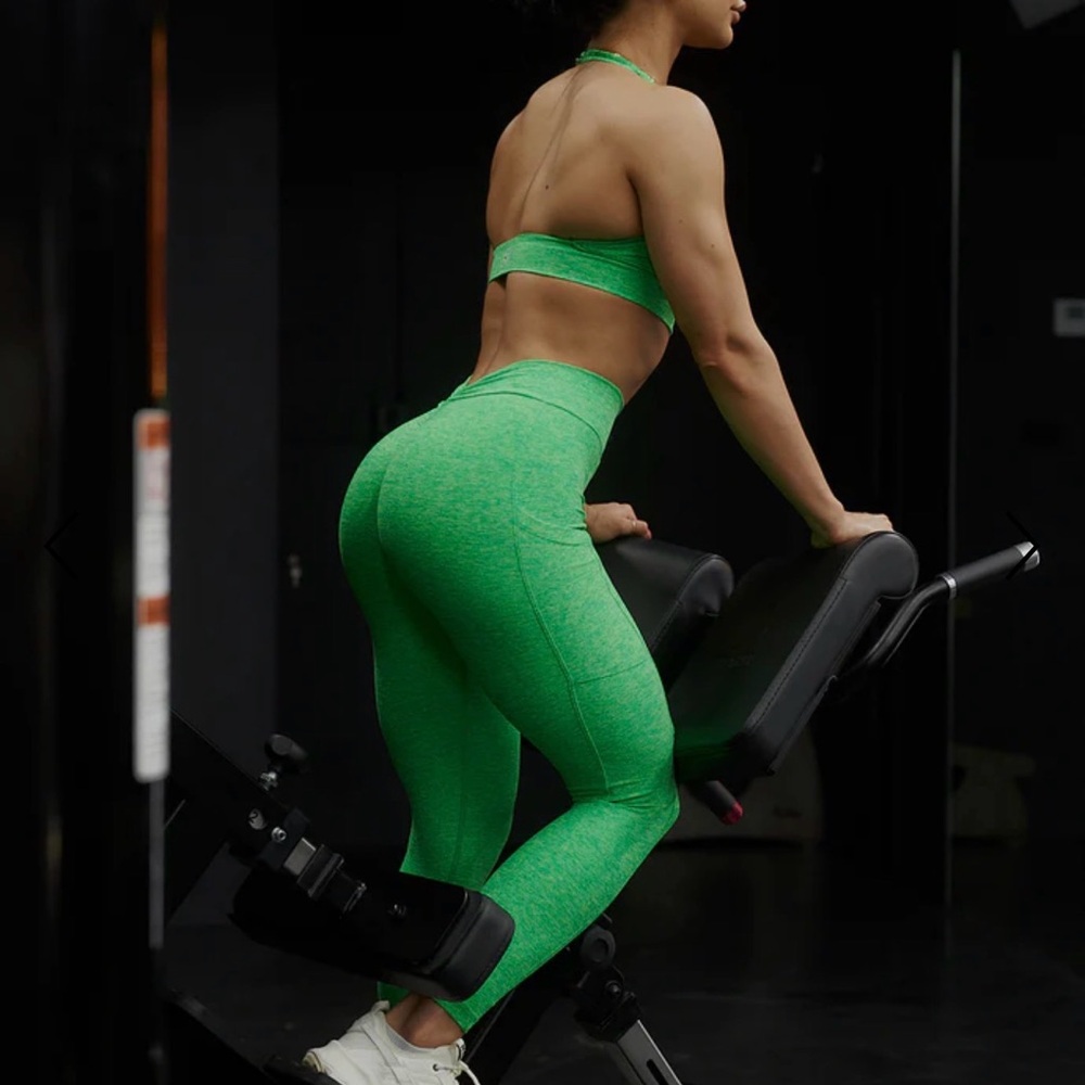 Bombshell Sportswear V back Leggings